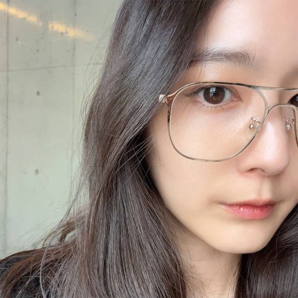 “メイクは最小限”の日。おしゃれママが手放せない「1アイテムでいい感じ」コスメ | HugMug