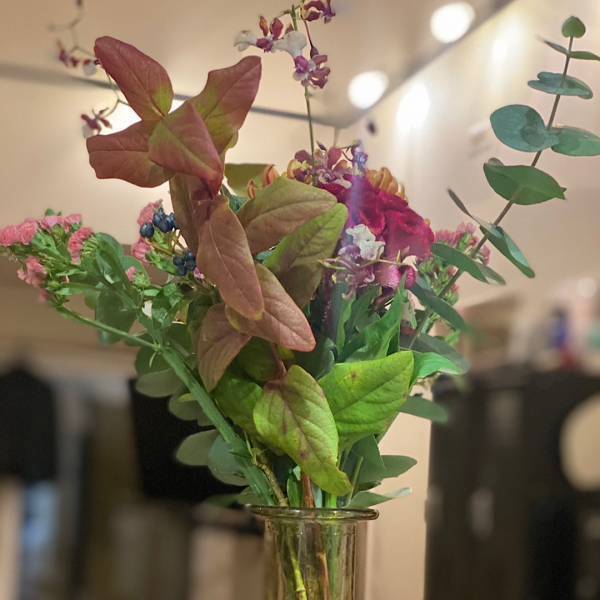 【鵜の木】花屋「hitoe.」がおしゃれでおすすめ！クリスマスリースの販売も | HugMug