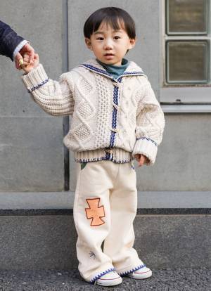 【おしゃれ親子の公園コーデ】タートルネックで仲良し度アップ！ | HugMug