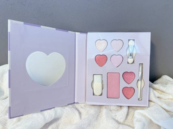 これは即完売しそう！【3COINS新作】キッズコスメ＆コスメBOXが可愛すぎる | HugMug