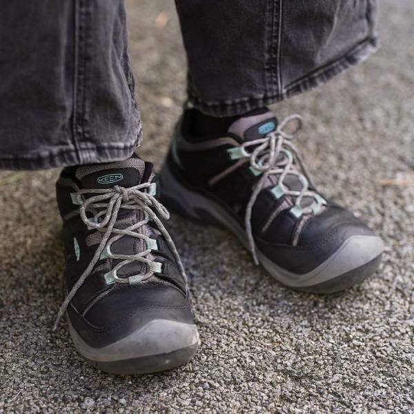 それハンドメイドなの！？ブルーをシェアした仲良し親子コーデ | HugMug