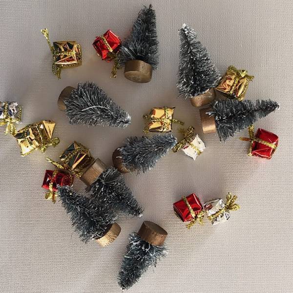 【超簡単】おうちで子どもと手作り！水なしスノードーム | HugMug