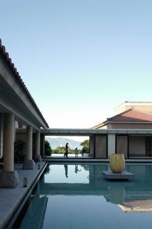 「クリスマスはザ・リッツ・カールトン沖縄へ」武智志穂の沖縄でのんびり双子育児 Vol.52 | HugMug