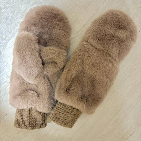 【スマホも触れる】3coinsのファーミトンがプチプラでめちゃかわ！ | HugMug