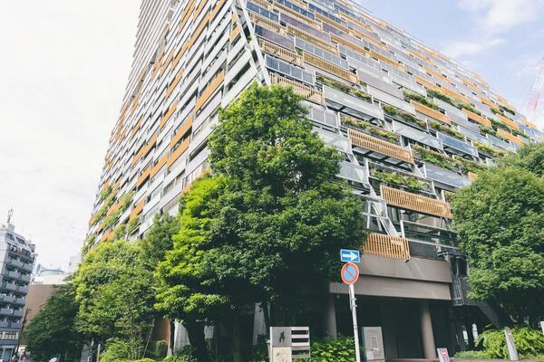 遊びながら学ぼう！ 親子で巡るアート＆建築さんぽ〈池袋編〉 | HugMug