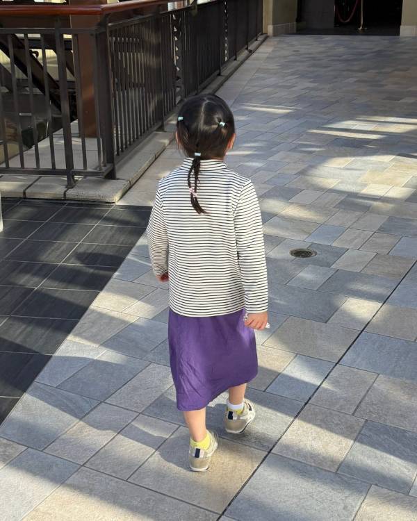 【簡単】ゴムだけでできる！キッズヘアアレンジで南国気分を楽しもう | HugMug