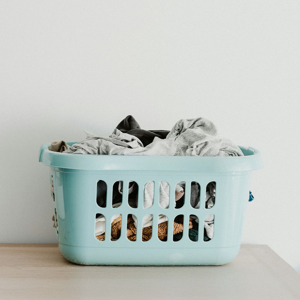 【賃貸OK！】コスパ最強で簡単にできる洗濯機上の収納スペースDIYテクニック | HugMug