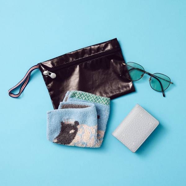 【編集部ママのバッグの中身5選】おしゃれな子育てアイテムに熟知！ | HugMug