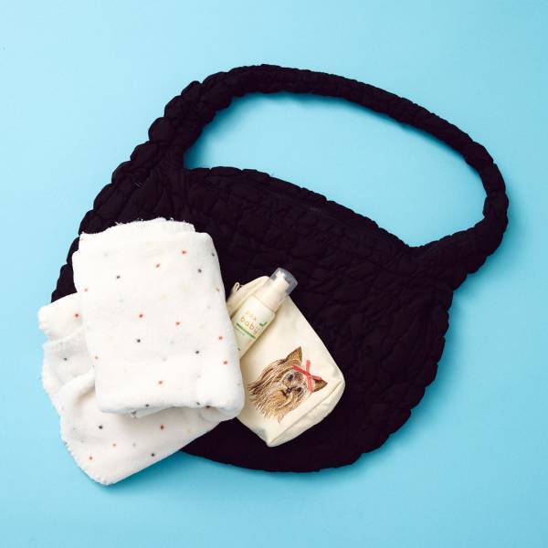 【編集部ママのバッグの中身5選】おしゃれな子育てアイテムに熟知！ | HugMug