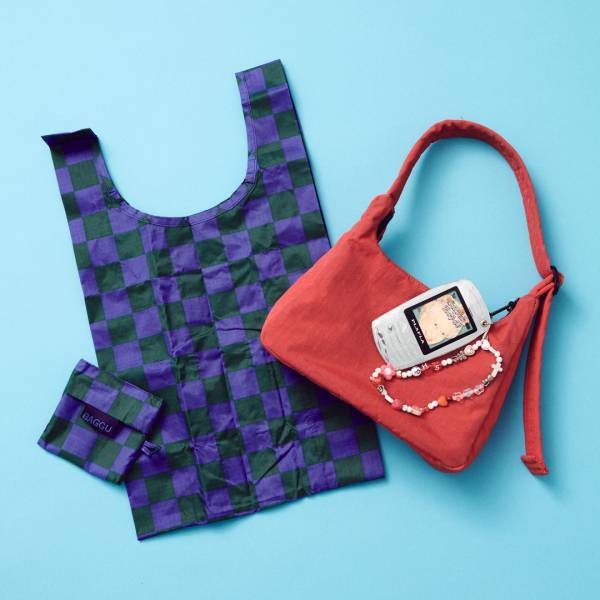 【編集部ママのバッグの中身5選】おしゃれな子育てアイテムに熟知！ | HugMug