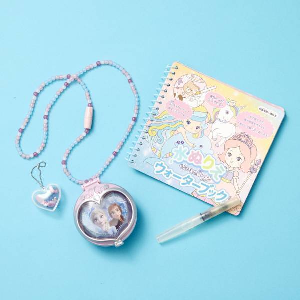 【編集部ママのバッグの中身5選】おしゃれな子育てアイテムに熟知！ | HugMug