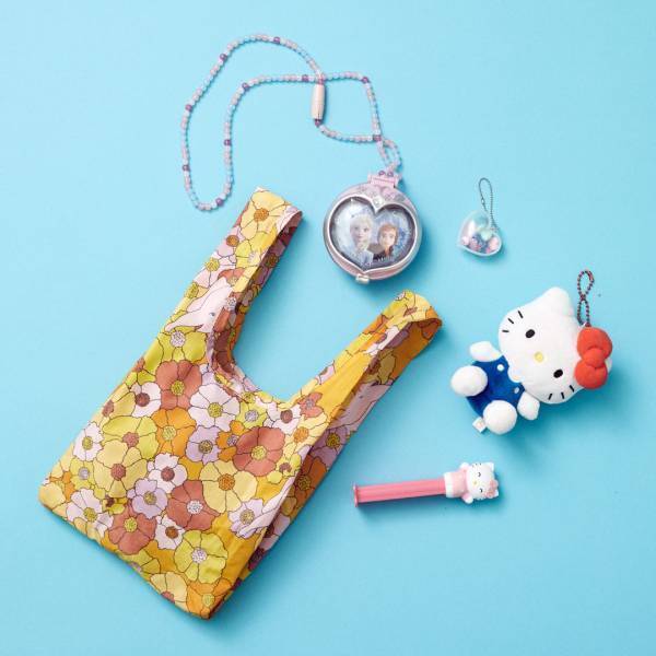 【編集部ママのバッグの中身5選】おしゃれな子育てアイテムに熟知！ | HugMug