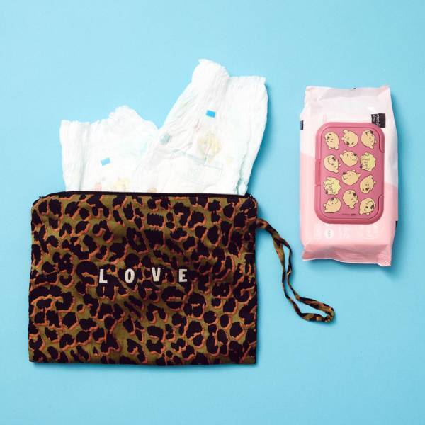 【編集部ママのバッグの中身5選】おしゃれな子育てアイテムに熟知！ | HugMug