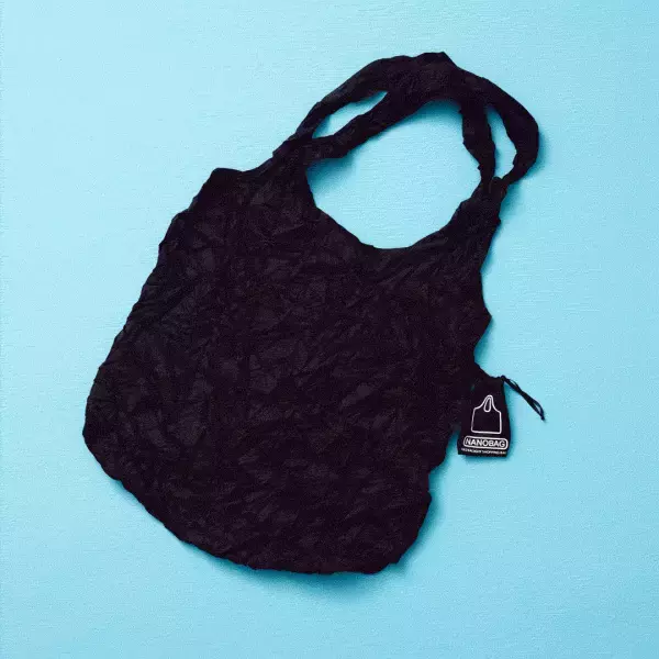 【編集部ママのバッグの中身5選】おしゃれな子育てアイテムに熟知！ | HugMug