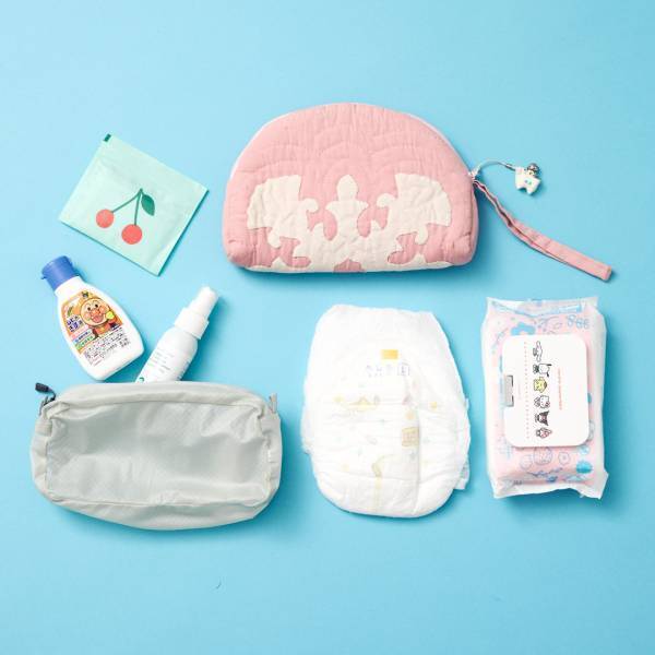 【編集部ママのバッグの中身5選】おしゃれな子育てアイテムに熟知！ | HugMug