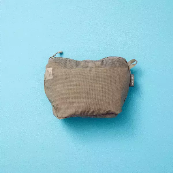 【編集部ママのバッグの中身5選】おしゃれな子育てアイテムに熟知！ | HugMug