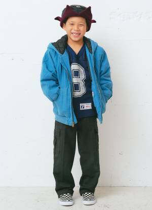 古着好き親子の冬コーデがおしゃれすぎ！ブラック×ブルーで仲良しリンク | HugMug