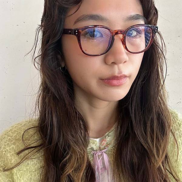 おしゃれな人の最新アイブロウ事情。メイク感なく「自然な毛流れ」をつくる名品まとめ | HugMug