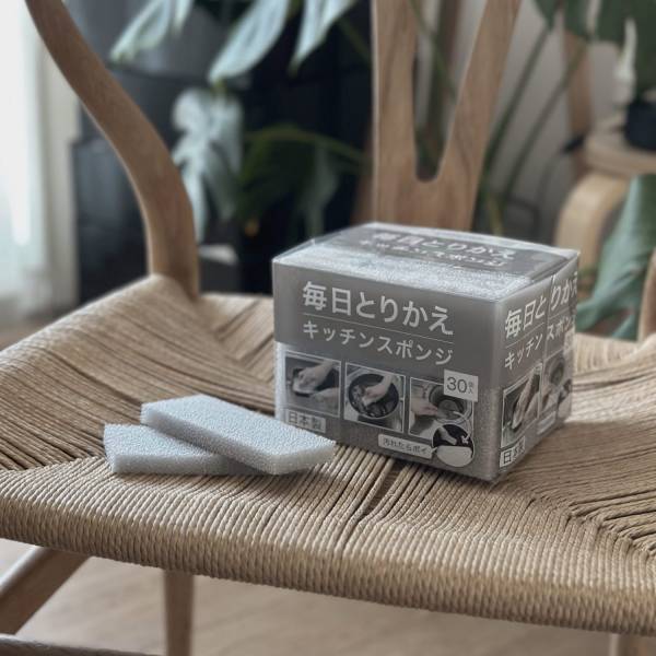 どちらも300円以下！【ニトリ】の使い捨てスポンジ＆ふきんが超便利！ | HugMug