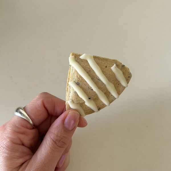 売切れ続出！？青森名物「チョコQ助」がおいしすぎた！ | HugMug