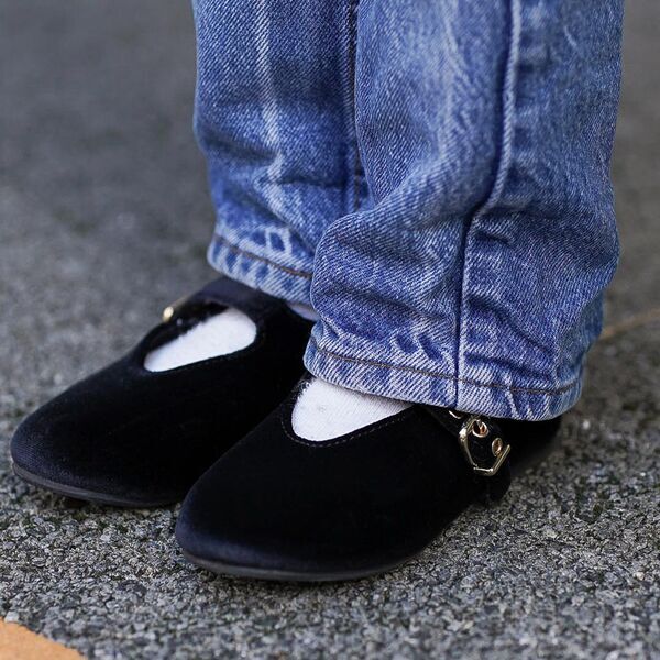 キッズの古着MIXコーデが可愛すぎ！小物と素材で冬ムードを満喫 | HugMug