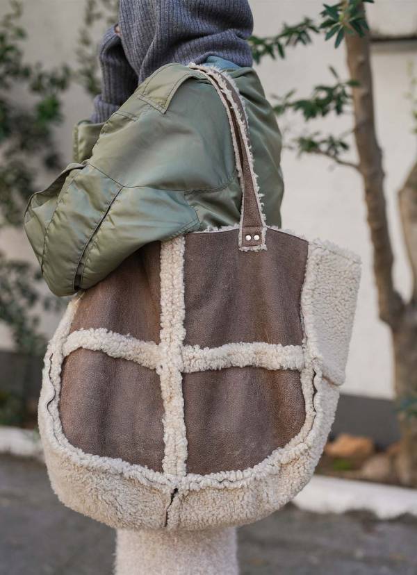 キッズの古着MIXコーデが可愛すぎ！小物と素材で冬ムードを満喫 | HugMug