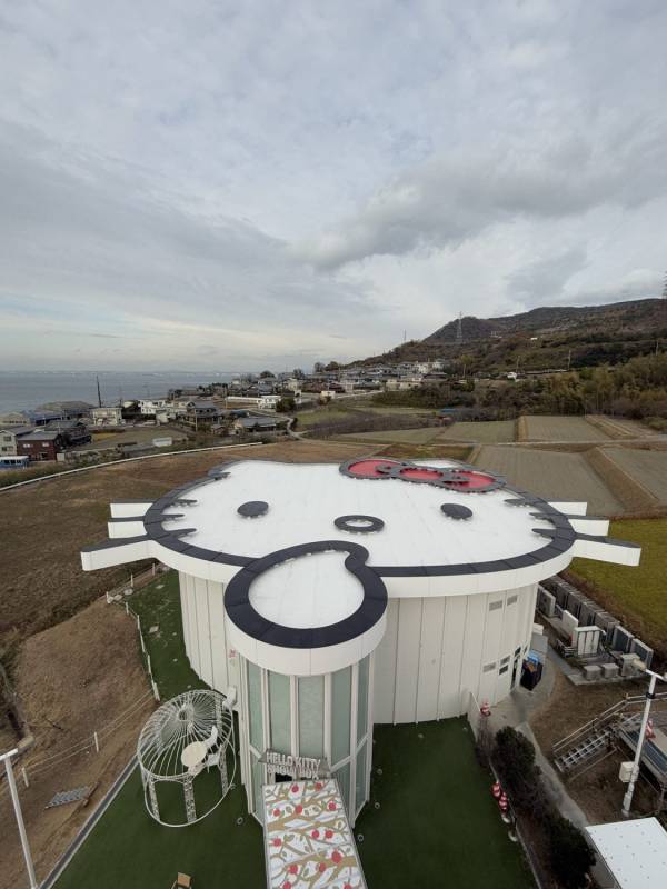 キティちゃんの楽園！屋内複合施設【HELLO KITTY SMILE】徹底レポ！グリーティングやWSをご紹介 | HugMug