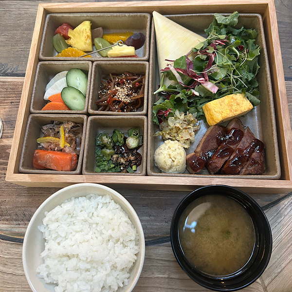 まるで美術館！前橋【白井屋ホテル】宿泊レポ！子連れにおすすめ遊園地＆古着屋もご紹介 | HugMug