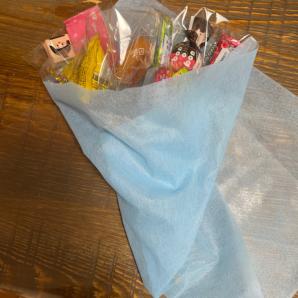 バレンタインに！ 【100均】で簡単「花束ラッピング」の作り方 | HugMug