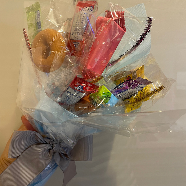 バレンタインに！ 【100均】で簡単「花束ラッピング」の作り方 | HugMug