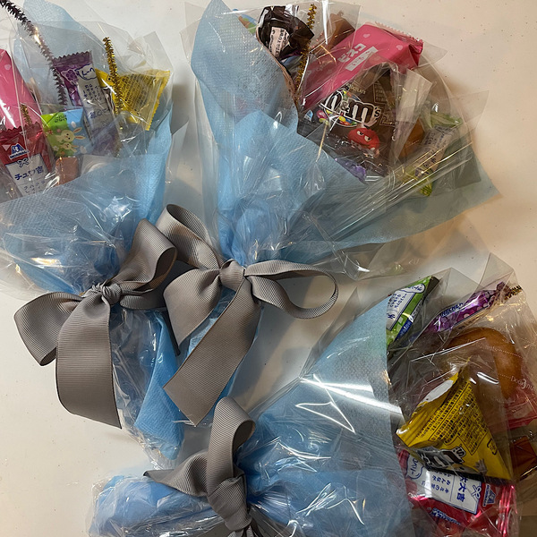 バレンタインに！ 【100均】で簡単「花束ラッピング」の作り方 | HugMug