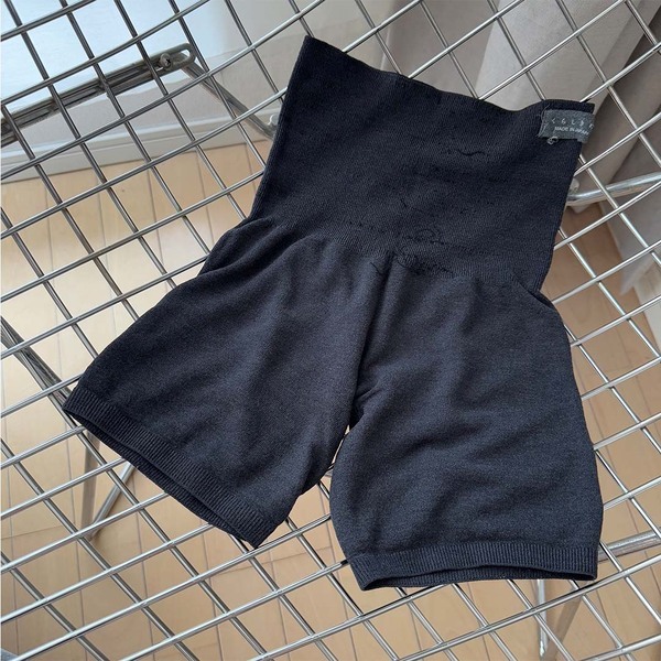 おしゃれ&amp;授乳しやすさは両立できる！0・1歳ママの授乳期コーデ | HugMug