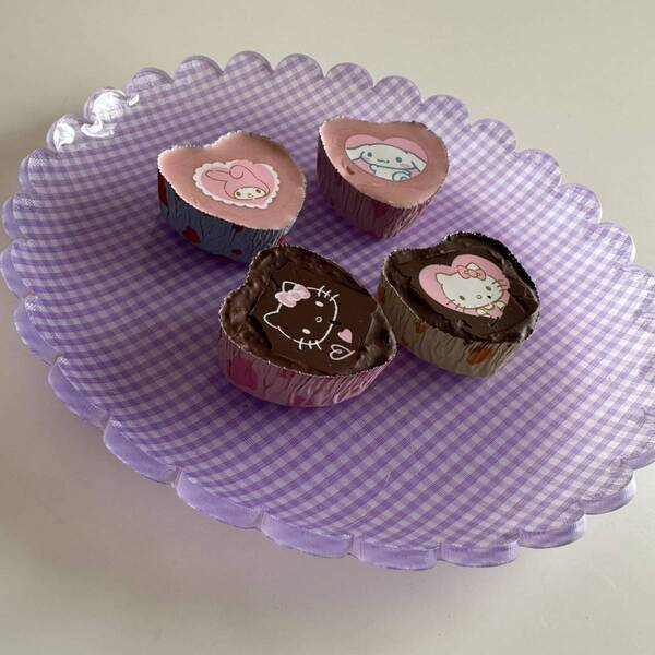 【ダイソー】サンリオチョコプリントシートが可愛すぎ！ 簡単手作りバレンタインレシピ | HugMug