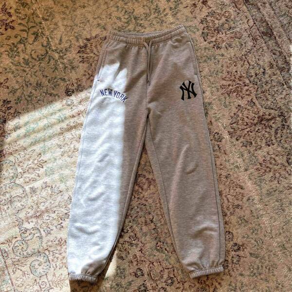 【しまむら】の印象が激変！MLBコラボのスウェットセットアップが優秀！着心地も◎ | HugMug