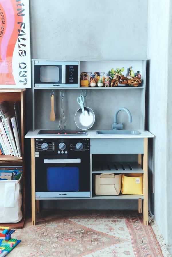 センスのいい家族が暮らす家【vol.18 ミッドセンチュリーモダンを楽しむ家・佐藤早矢さん、諒さん邸】 | HugMug