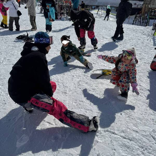 子どもの雪山デビューは【ウイングヒルズ白鳥リゾート】が正解！スキー・スノボ体験レッスン&amp;キッズゲレンデ | HugMug