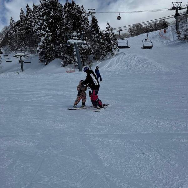 子どもの雪山デビューは【ウイングヒルズ白鳥リゾート】が正解！スキー・スノボ体験レッスン&amp;キッズゲレンデ | HugMug