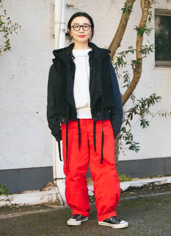 古着MIXでおしゃれ度爆上げ！挿し色の赤がアクセント役 | HugMug