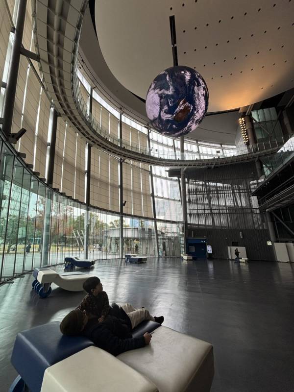 【未就学児無料】体験型展示で楽しく学べる『日本科学未来館』がおすすめ | HugMug