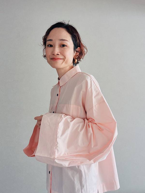 【30代】春の新作リアルバイ！＜THE YOn＞で揃う１枚で主役級トップス | HugMug