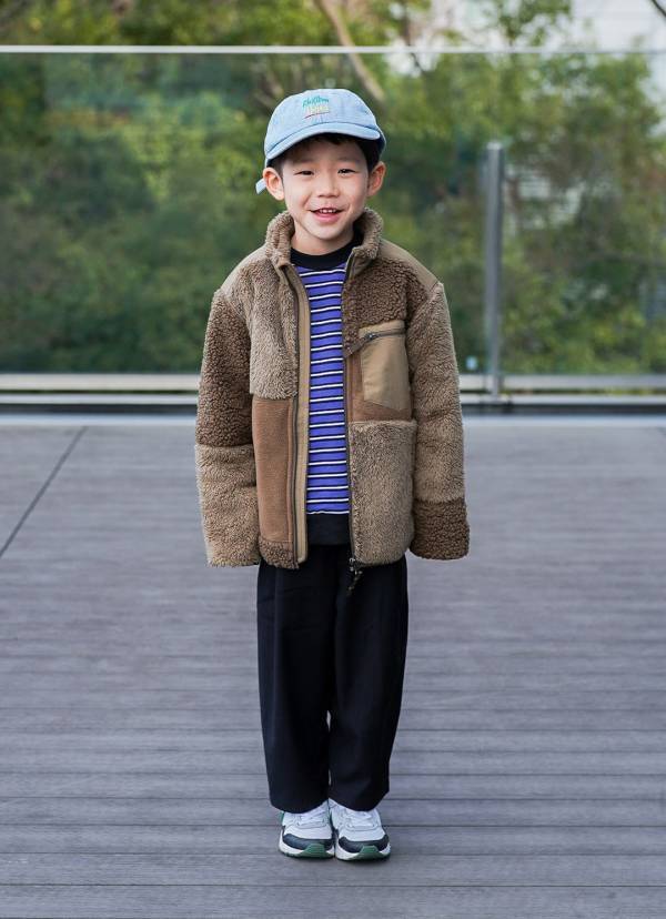 『ユニクロ』コラボのフリースが超優秀！おしゃれ親子の動けるコーデ | HugMug