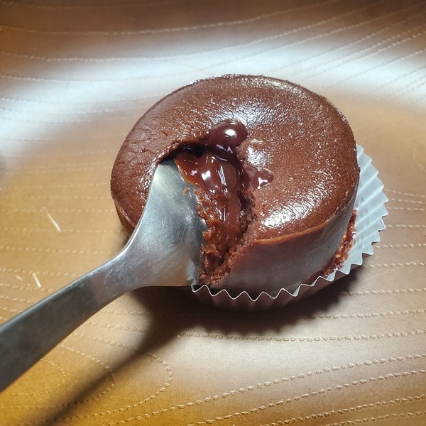 まだ間に合う！リンツの期間限定「フォンダン・オ・ショコラ」が美味しすぎる！ | HugMug