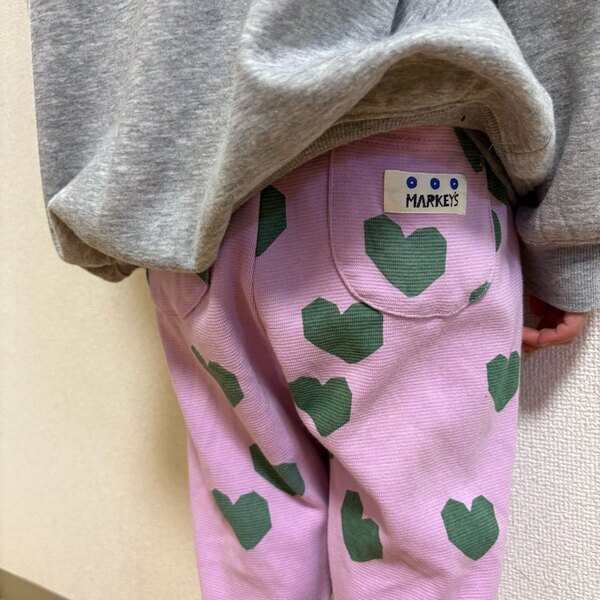 【マーキーズ】1枚で主役級！新作の総柄シリーズが可愛すぎ。春コーデをご紹介 | HugMug