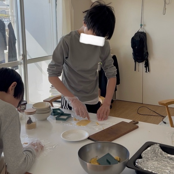 集めたい！【セリア】クッキー抜き型が絵画シリーズや推し活用など種類豊富！ | HugMug