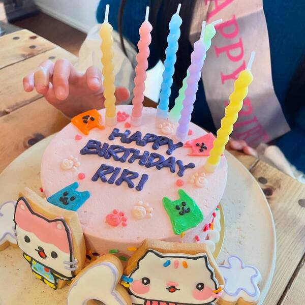 誕生日グッズは【セリア】が最強！カラバリ豊富なうねうねバルーン&amp;ろうそくがおすすめ | HugMug