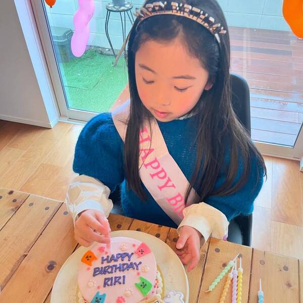 誕生日グッズは【セリア】が最強！カラバリ豊富なうねうねバルーン&amp;ろうそくがおすすめ | HugMug