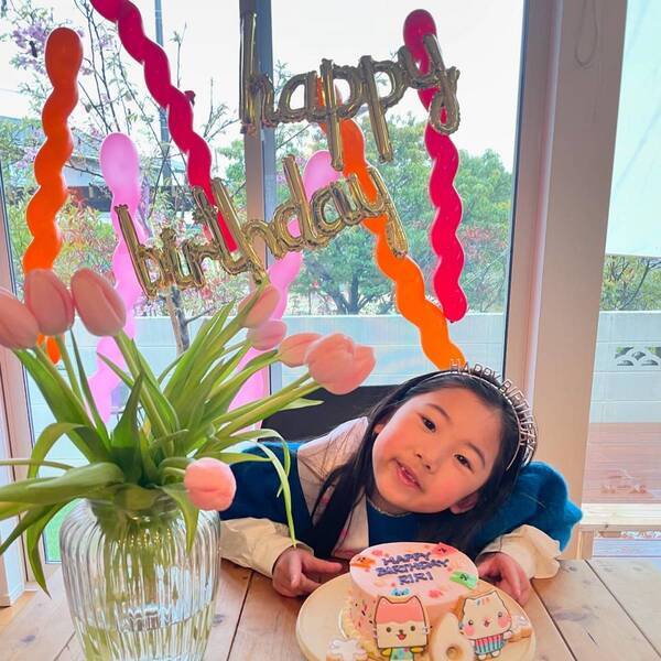 誕生日グッズは【セリア】が最強！カラバリ豊富なうねうねバルーン&amp;ろうそくがおすすめ | HugMug