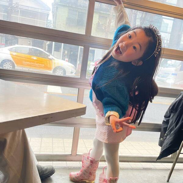 誕生日グッズは【セリア】が最強！カラバリ豊富なうねうねバルーン&amp;ろうそくがおすすめ | HugMug