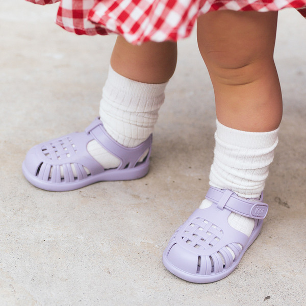 【春のカラーリンクコーデ決定版】親子で赤をまとってハッピーに | HugMug