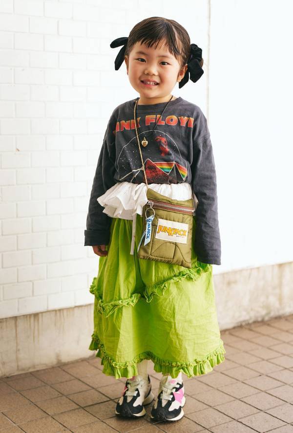 古着スウェットがそんなにおしゃれに！？おしゃれ親子の最旬春コーデ | HugMug